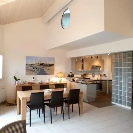 T3 Duplex De 104m2 Avec Balcon Et Parking Individuel Securise - Quartier De L'aiguillon - Port De Plaisance * Arcachon